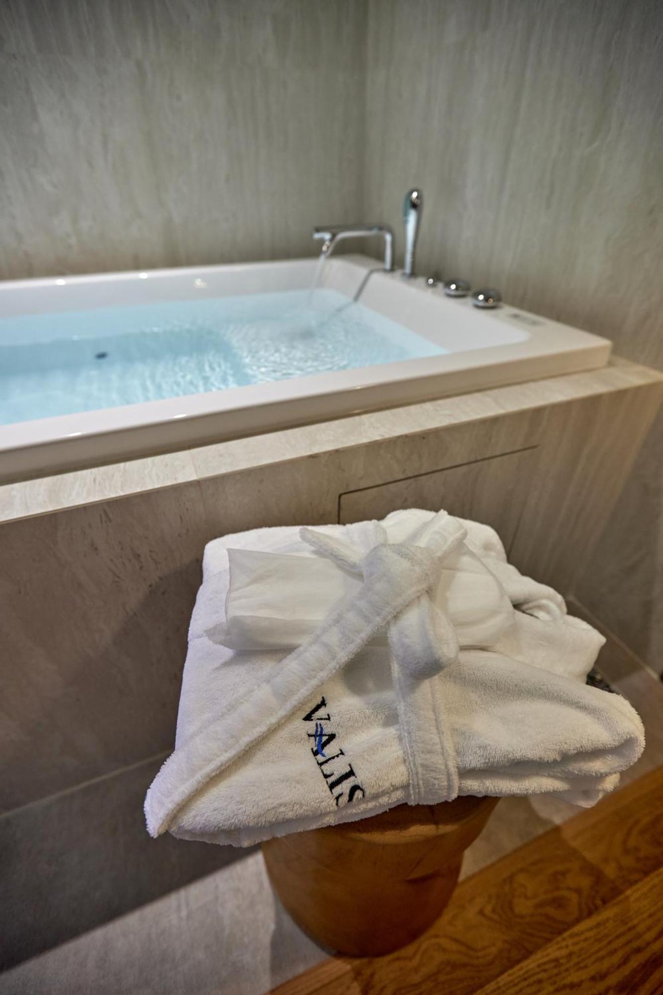 Valis Luxury Hotel Wlora Zewnętrze zdjęcie